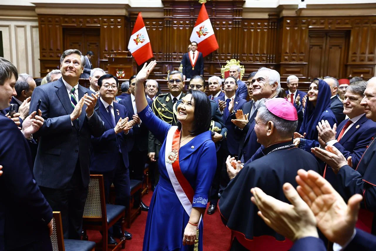 El gobierno de Keiko Fujimori aprueba el primer aumento del sueldo mínimo en Perú: sube a S/1,230 (US$362) desde octubre, con un segundo tramo en 2027